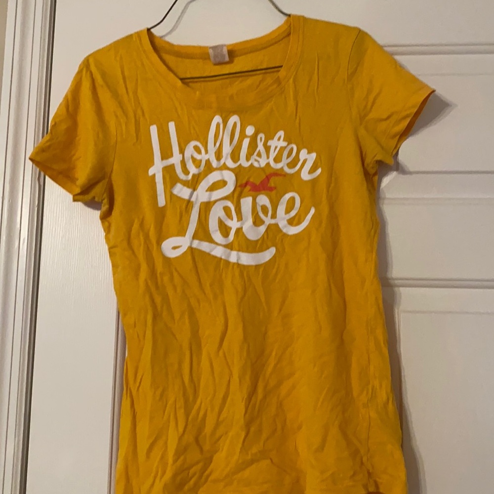 Women’s Hollister shirt